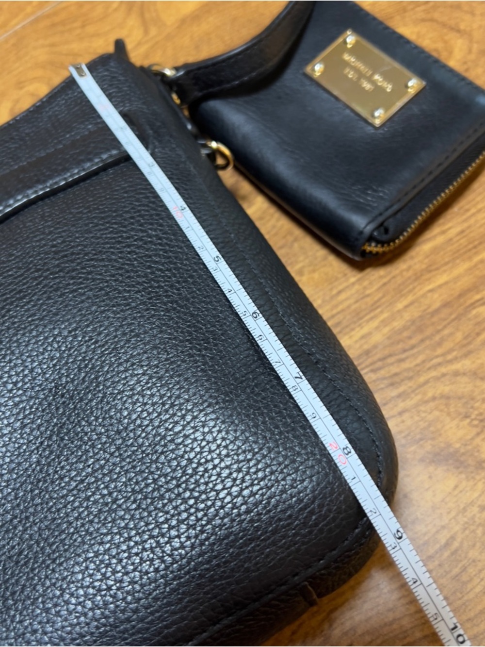 Michael Kors Black Leather Hamilton Traveler Messenger bag & Small Wallet Set - Picture 9 of 14